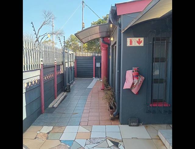 10 BEDROOM HOUSE FOR SALE IN BRIXTON